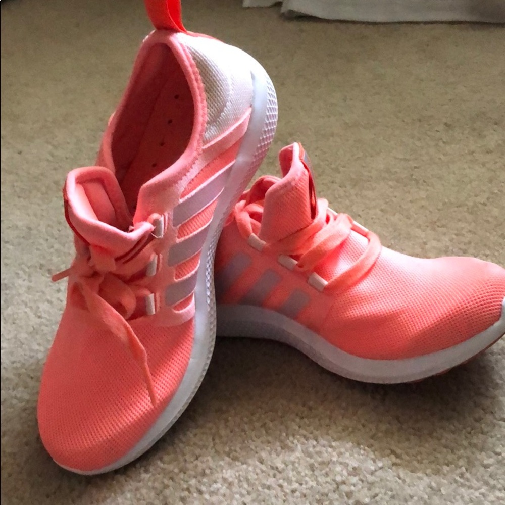Adidas women tennis shoes